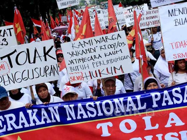 Warga Jatinegara Menolak Digusur