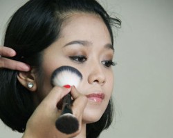 Langkah-langkah Membuat Pipi Tirus dengan Teknik Shading