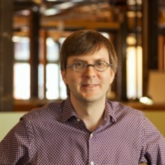 Bos Teknologi Adobe Hijrah ke Apple