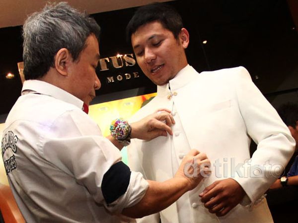 Gading Marten Fitting Baju Pengantin