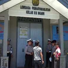 Narapidana LP Ngawi Ngamuk, Dua Sipir Terluka