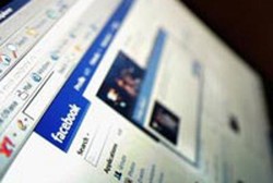 Foto-foto Lama di Facebook Bisa Hapus Depresi Lho