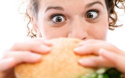 Ini Dia Trik Makan Junk Food Agar Tetap Sehat (1)