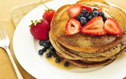 Yuk, Sarapan Pancake Plus Buah Segar Kaya Nutrisi!