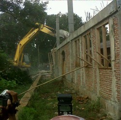 Ratusan Jemaat Coba Halangi Eksekusi Gereja HKBP Setu