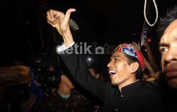 Mereka yang Dibuat Terpingkal oleh Cerita Jokowi