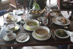 Makan di Papua, Wajib Coba Si Kental Gurih Papeda!