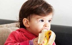 Tekstur Makanan yang Keras Bisa Jadi Penyebab Anak Tersedak