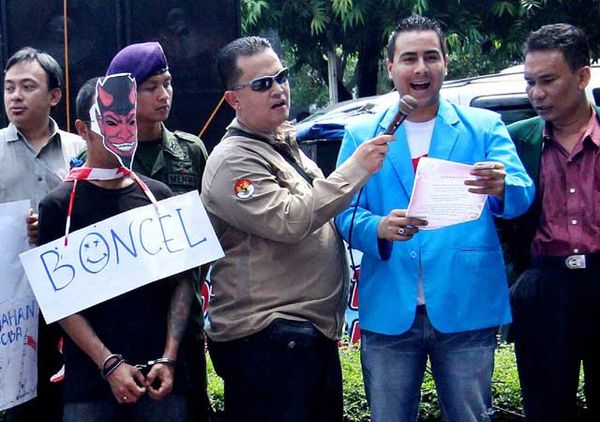 Demo Anti Narkoba di Kedubes Belanda