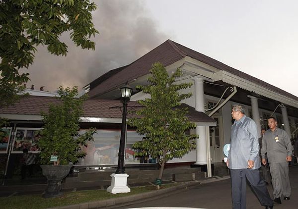 Presiden SBY Tinjau Kebakaran Gedung Setneg