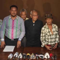 Disebut Jalani Ritual Jalan Mundur dari Eyang Subur, Nurbuat Emosi