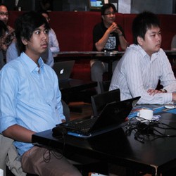 15 Developer Maraton Bikin Aplikasi