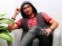 Gaya Santai Anji