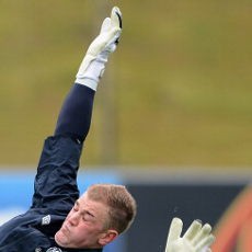 Hart Siap Bersaing Demi Posisi Kiper Utama Inggris