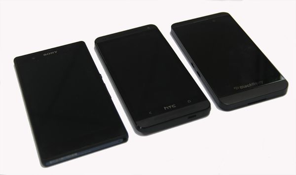 Adu Elegan Xperia Z, BlackBerry Z10 & HTC One