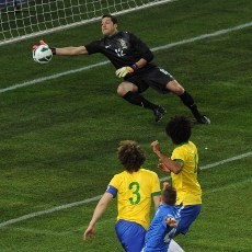 Julio Cesar Merasa Brasil Seharusnya Menang