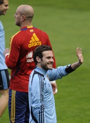 Mata Minta Spanyol Abaikan Polemik Del Bosque-Mourinho