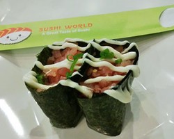 Santap Jepang dengan Nuansa Dekor Homey di Sushi World, PIK