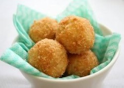 Cara Membuat Nasi Bola Keju