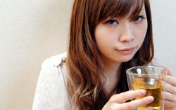 Wanita Ini Alami Masalah Tulang karena Kecanduan Teh