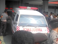 3 Ambulans yang Diduga Bawa Jenazah Tahanan Keluar dari Lapas Sleman