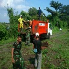 Roode Brug Soerabaia Bersihkan Semak di Sekitar Benteng Kedung Cowek