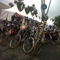 Ribuan Pecinta Sepeda Klasik Tumplak di Bandung Lautan Ontel