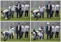 Foto kombinasi Beckham saat terpeleset. REUTERS/Stringer.