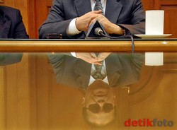 Kala Baleg DPR Kewalahan Hadapi Para Pengacara