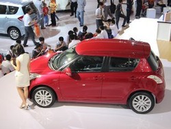 Naik Swift, Kayak Dipeluk-peluk