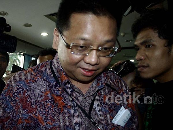 KPK Periksa Manajer Duta Motor untuk Kasus Anas