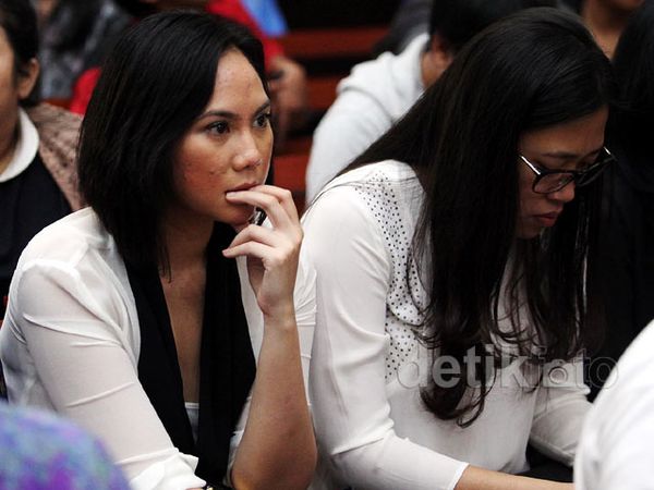 Dukungan Orang Terdekat Rasyid Saat Sidang Vonis