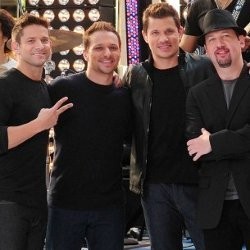 12 Tahun Menghilang, 98 Degrees Siap Comeback Lewat Microphone