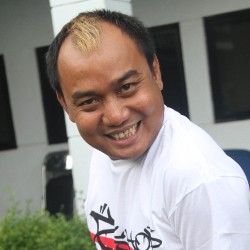 Aziz Gagap Sering Dikatai Orang Gila oleh Anak