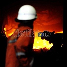 30 Menit, Api di Kantor Lurah Keagungan Berhasil Dipadamkan