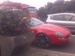 Maserati Mogok di Tol Dalam Kota