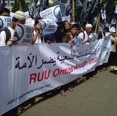 Tolak RUU Ormas, Ratusan Anggota HTI Gelar Aksi di Gedung Sate