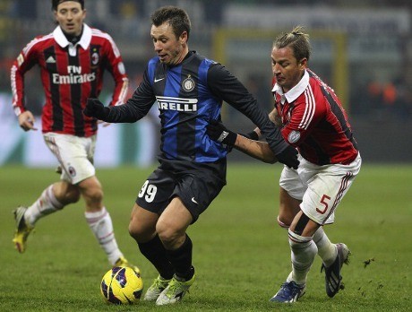 Seedorf Komentari Performa Milan & Inter Saat Ini