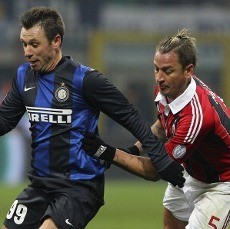 Seedorf Komentari Performa Milan & Inter Saat Ini