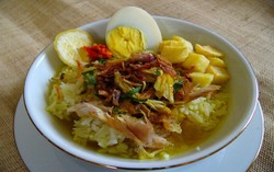 Sarapan Soto Ayam, Hangat Gurih 500 Kalori