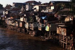 Warga Bantaran Ciliwung Menanti Kepastian Normalisasi Sungai dari Jokowi