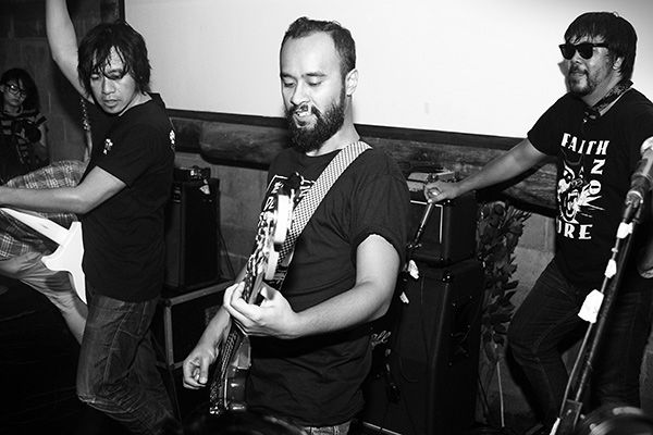 Konser Rahasia Teenage Death Star di Bandung