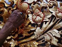 Seni Ukir Bali Terus Eksis