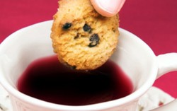 Mengapa Biskuit yang Dicelupkan ke Teh Jadi Lebih Enak?