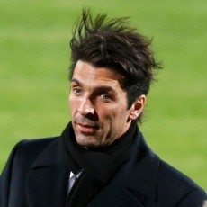 Buffon Kini Bidik 150 Caps