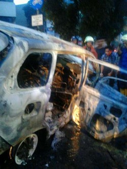 Paman: Sopir Avanza yang Terbakar Bernama Nicky, Anaknya Cakep