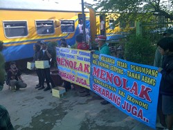 Tolak Penghapusan KRL Ekonomi, Penumpang Aksi Kumpul Koin Beli Kereta