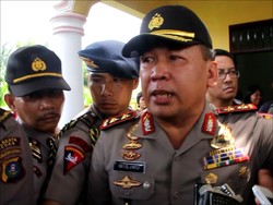 Melayat ke Rumah Duka AKP Andar Siahaan, Kapolda Sumut Menangis