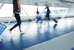 Menimbang Untung Rugi Liburan 24 Jam