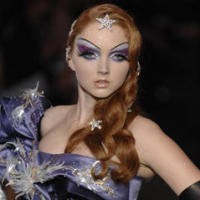 Lily Cole Topless di Video Klip Terbaru Yeah Yeah Yeahs